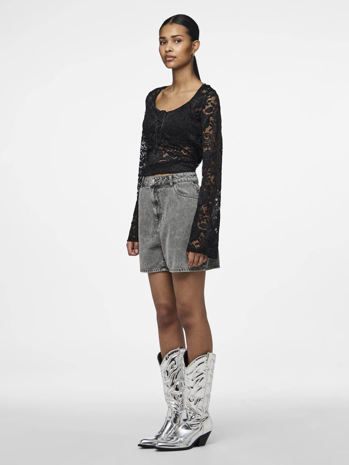 model_shot-front_full